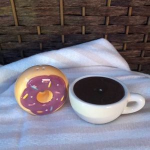 2 count TARGET DONUT AND COFFEE SALT & PEPPER SHAKERS